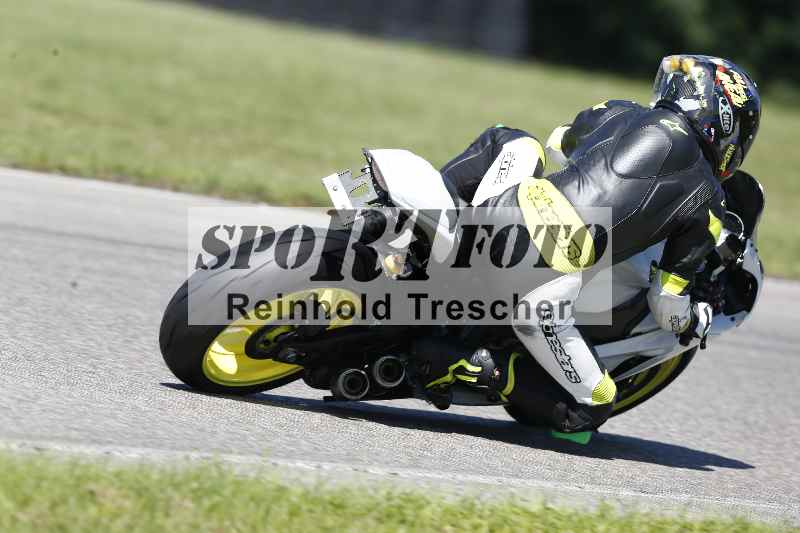 /Archiv-2025/42 07.08.2025 Peter Studer Girls Day ADR/Gruppe orange/backside